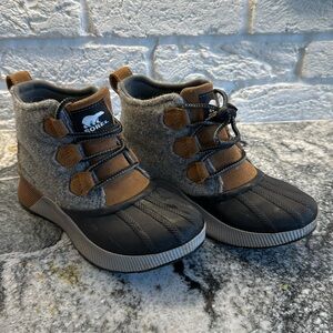 Sorel YOUTH “Out N About” Classic WATERPROOF Boots